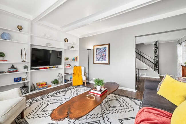 Building Photo - 16806 Pilgrim Ave