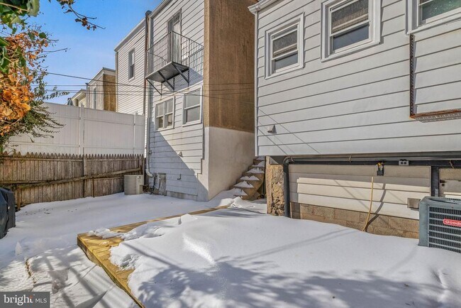 Building Photo - 272 Kalos St