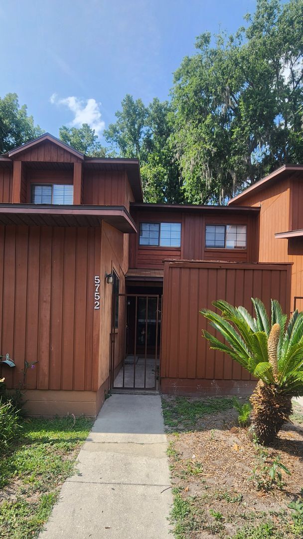 Primary Photo - { ROCKWOOD VILLAS } 2/2 Town House Close t...