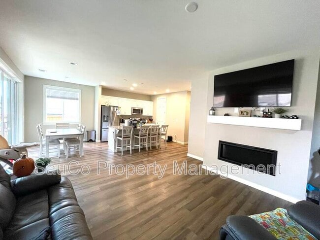 Building Photo - 35301 Fairfield Ct