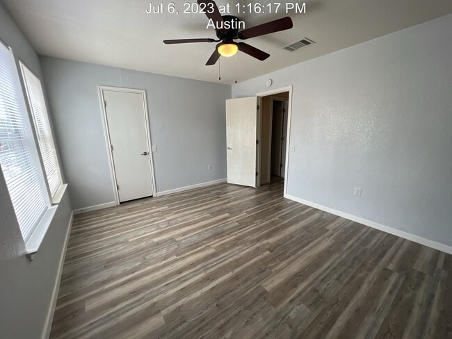 Building Photo - 5713 Silver Screen Dr