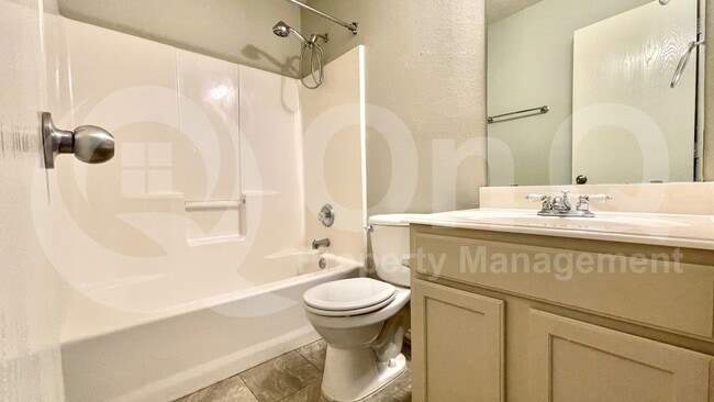 Building Photo - 9952 George Washington Dr