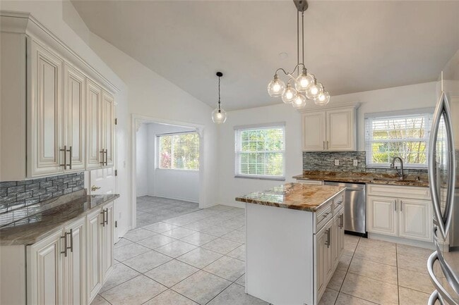 Building Photo - 1694 Town Park Dr