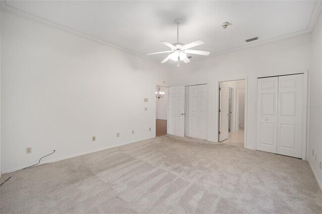 Building Photo - 1906 SE Clatter Bridge Rd