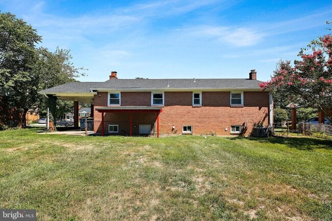 Building Photo - 8305 Bernard Dr