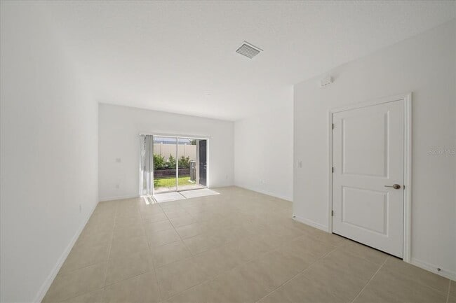 Building Photo - 8744 Daybreak St