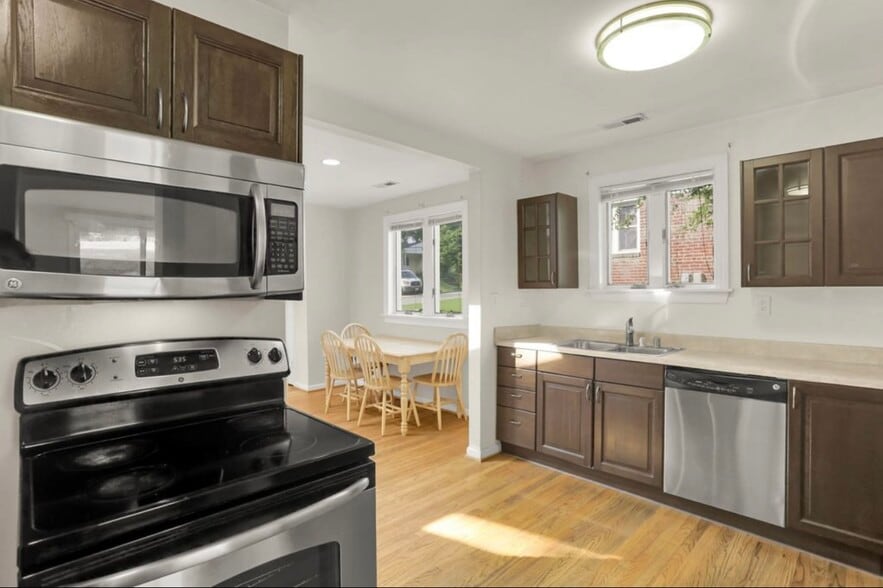 Kitchen - 3405 Rutgers St