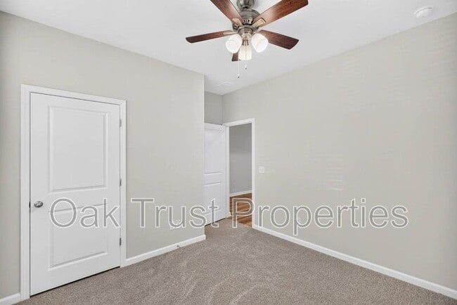 Building Photo - 216 Sarcoxie Rd