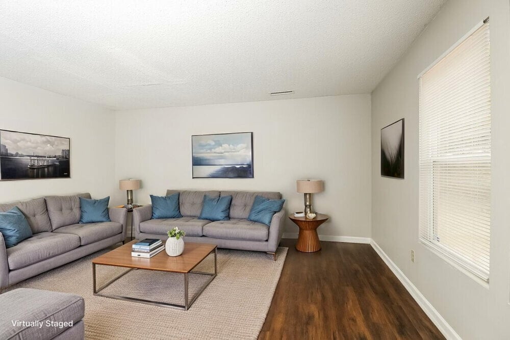 Building Photo - 1907 Dunsmore Ln