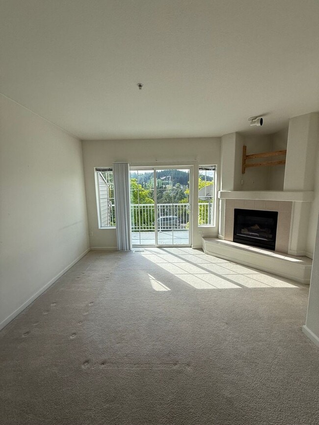 Building Photo - Spacious Beaverton Living – Prime Location...