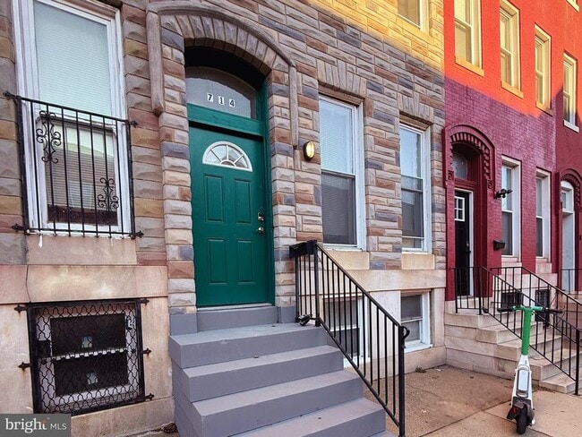 Building Photo - 714 Dolphin St