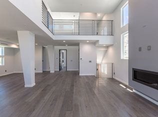 Building Photo - 205 S Irena Ave