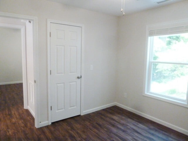 Building Photo - Sleek and Stylish, newly renovated 2 bedro...