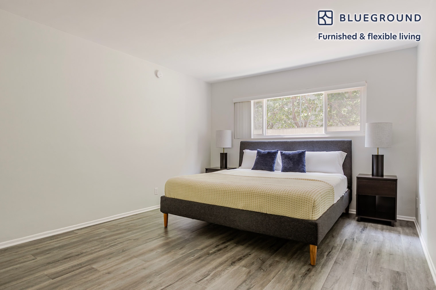 Building Photo - 1371 S Beverly Glen Blvd