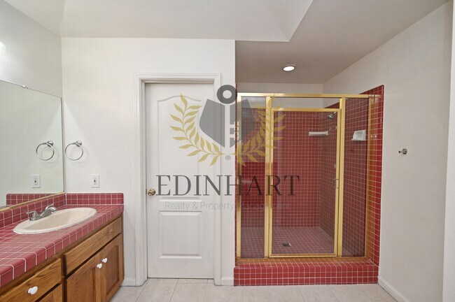 Building Photo - 2233 E Christopher Dr