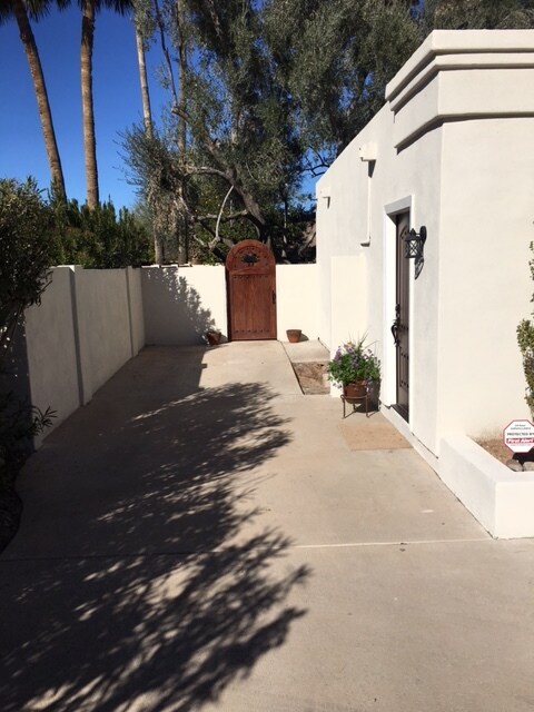 Private Parking area - 5745 N Scottsdale Rd