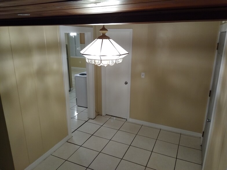 Dining Room - 815 Bay St