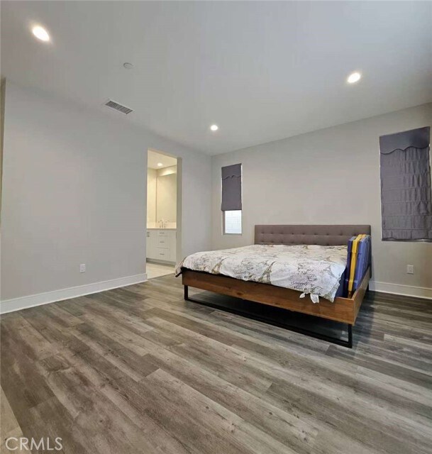 Building Photo - 117 Parakeet