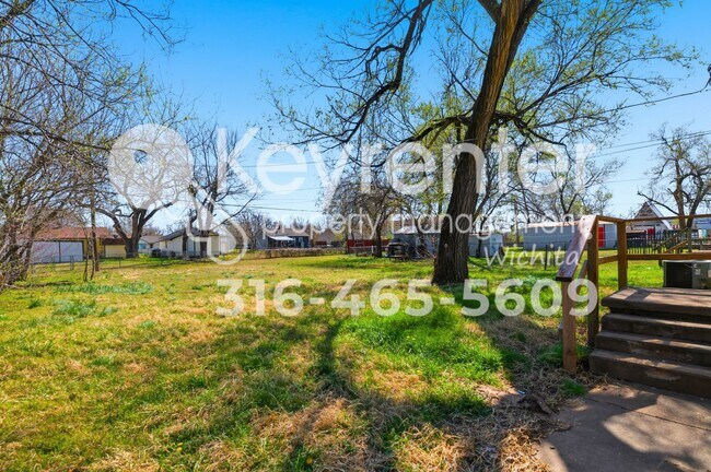 Building Photo - 2322 S Emporia St