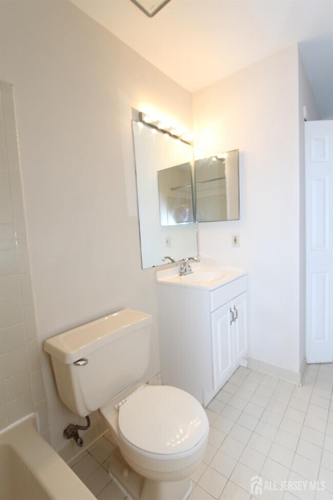 Building Photo - 4707 Ravens Crest Dr