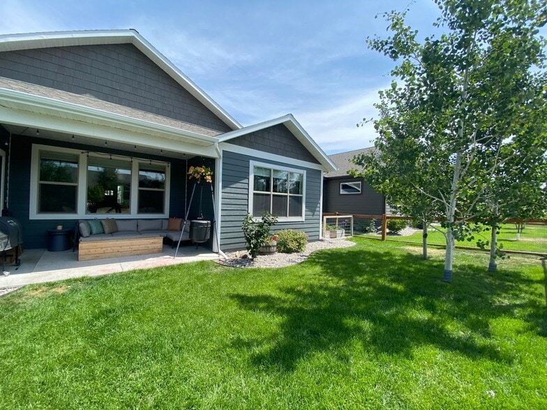 Building Photo - 3319 S 26th Ave