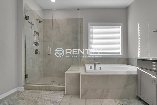 Building Photo - 211 Tetcott St