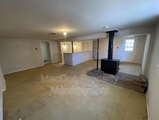 Building Photo - 155 Longstreet Ave