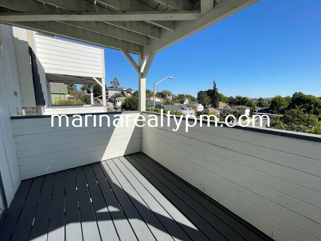 Building Photo - Florida St 4 Plex