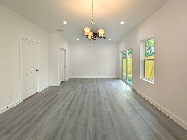 Building Photo - 8617 Hoffman St