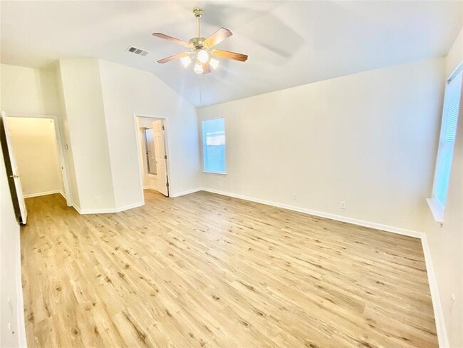 Building Photo - 196 Unity