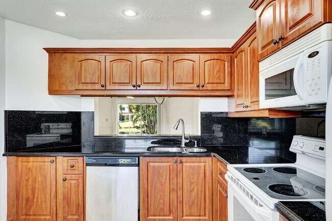 Building Photo - 6372 Boca Cir