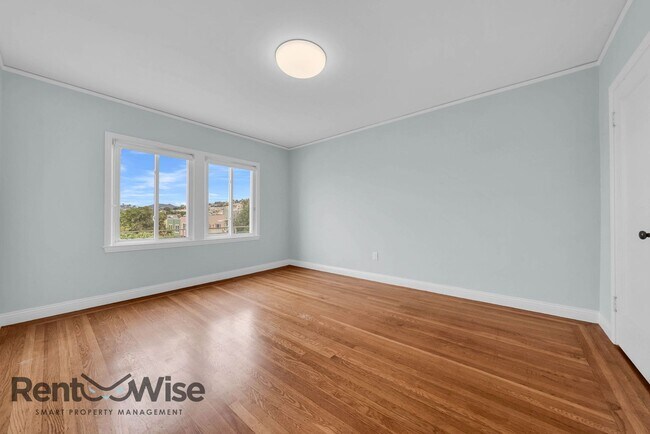 Building Photo - 824 Garfield St