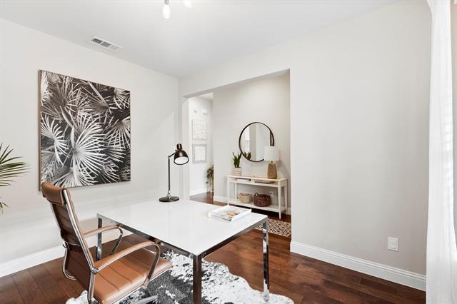 Building Photo - 4520 Del Rey Ave