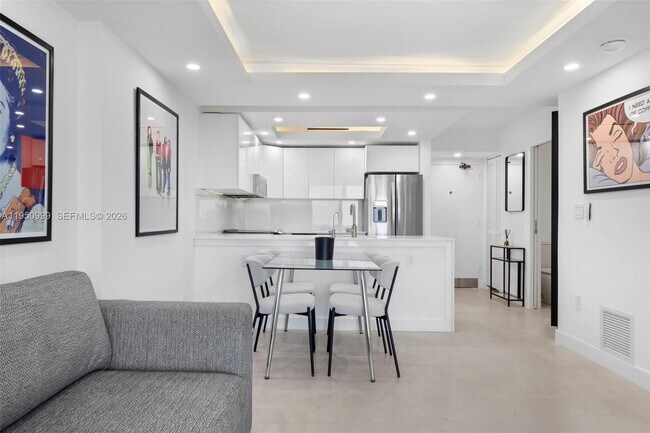 Building Photo - 345 Ocean Dr