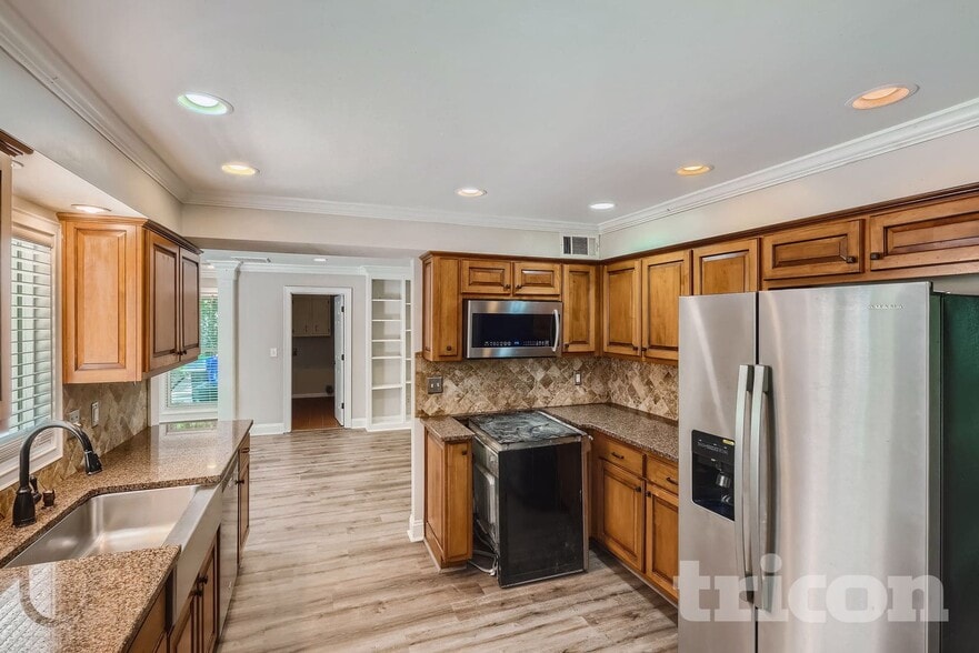 Building Photo - 105 Jennings Yard