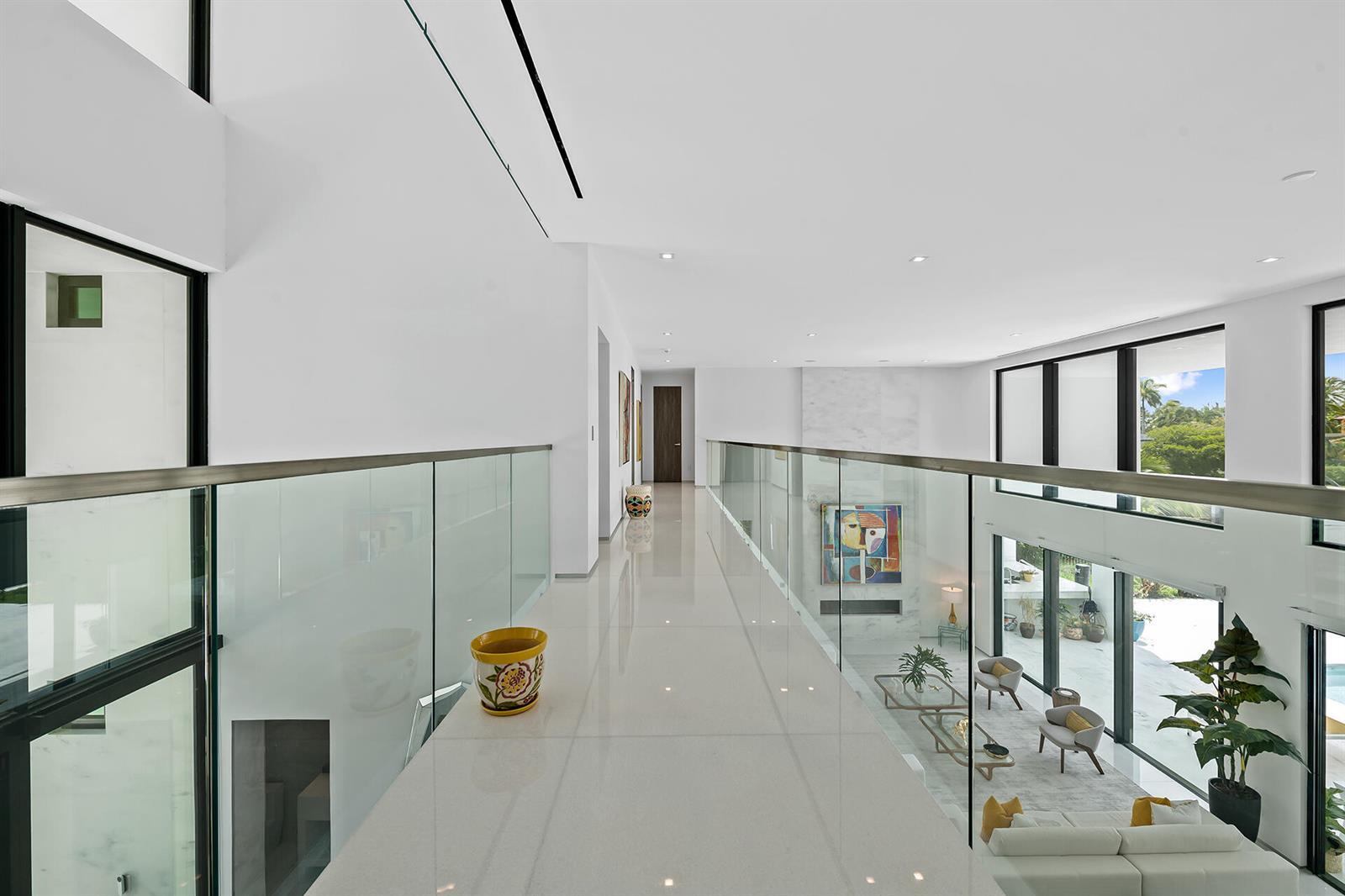 Building Photo - 401 Lido Dr