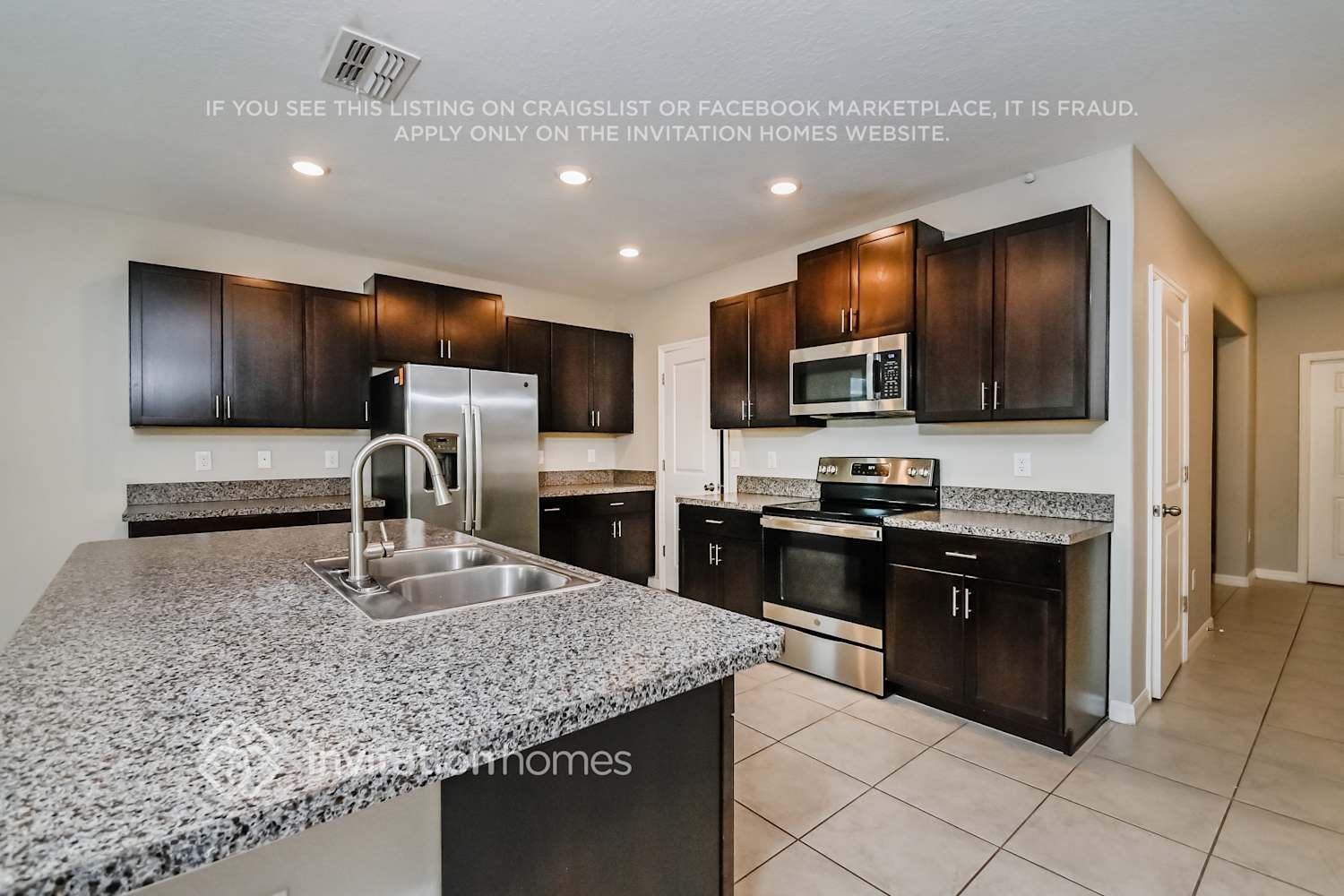 Building Photo - 1565 Blue Rose Dr