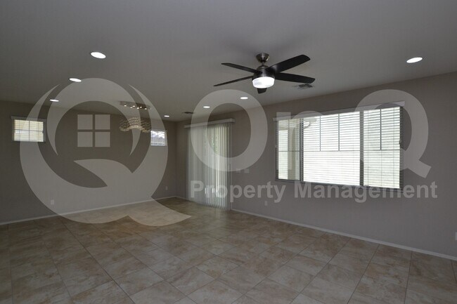 Building Photo - 270 N Scott Dr