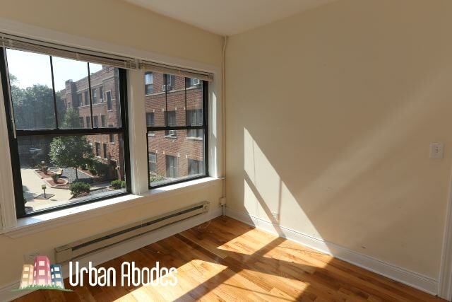 Building Photo - 625 W Cornelia Ave