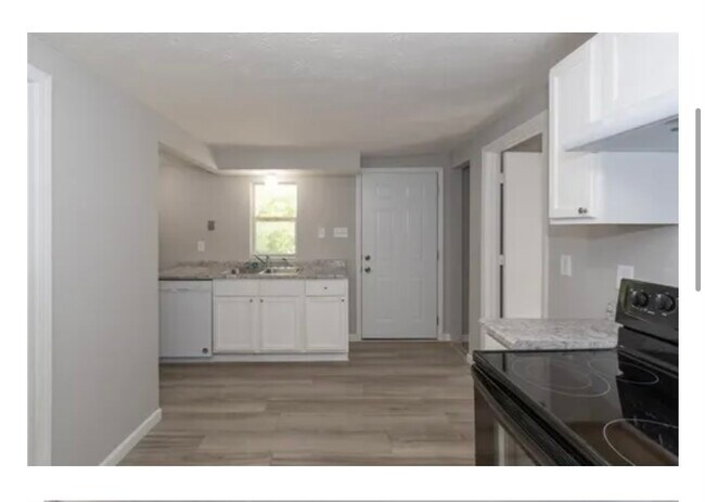 Building Photo - 1033 N Belmont Ave