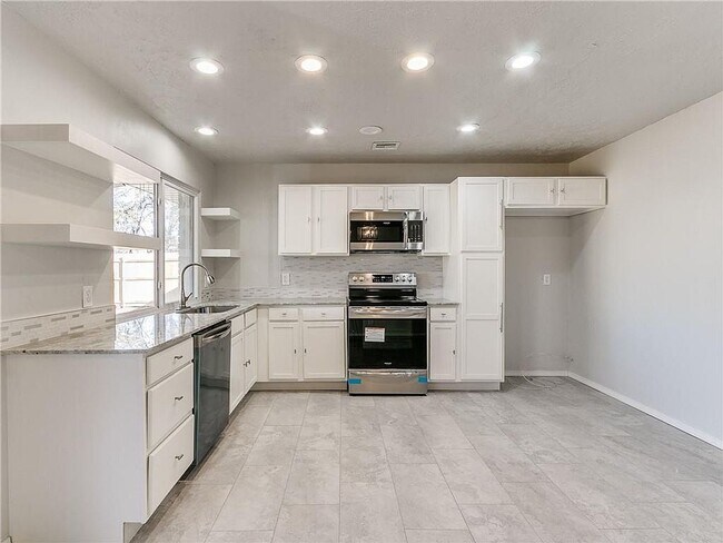 Building Photo - Beautifully Updated 3-Bed, 2-Bath Home in Oklahoma City
