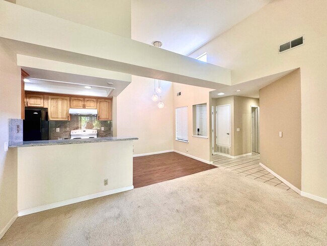Building Photo - 6436 Buena Vista Dr