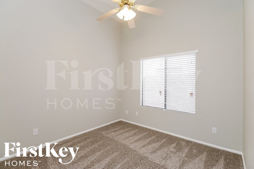 Building Photo - 20442 N 38th Dr