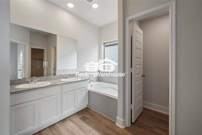 Building Photo - 11411 Waterford Spg Trl