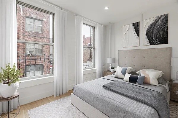 Building Photo - 321 2nd Ave