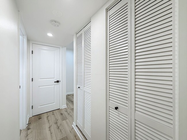 Building Photo - Beautiful 2 bedroom 2 bath Condo in Boca Raton, close to FAU