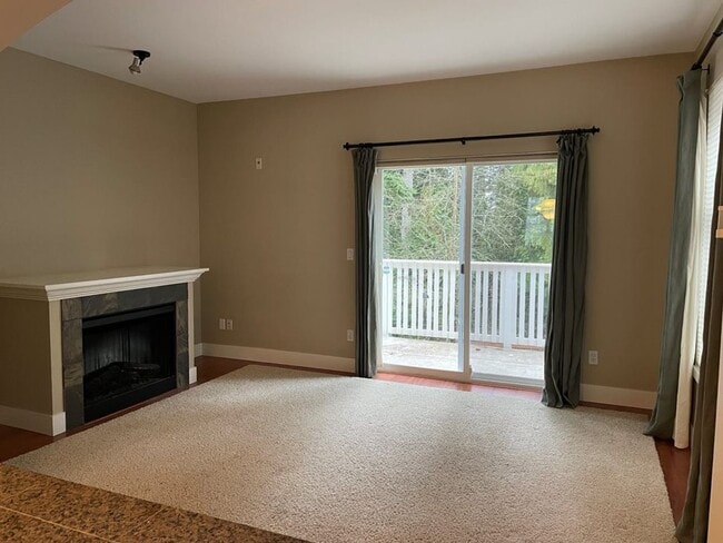 Building Photo - Stunning End Unit Townhome in desirable Redmond Ridge neighborhood; 2BD/2BA