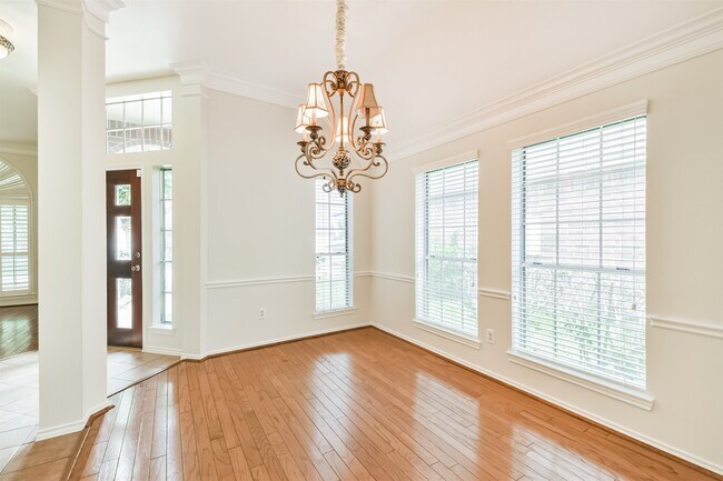 Building Photo - 7718 Trophy Pl Dr
