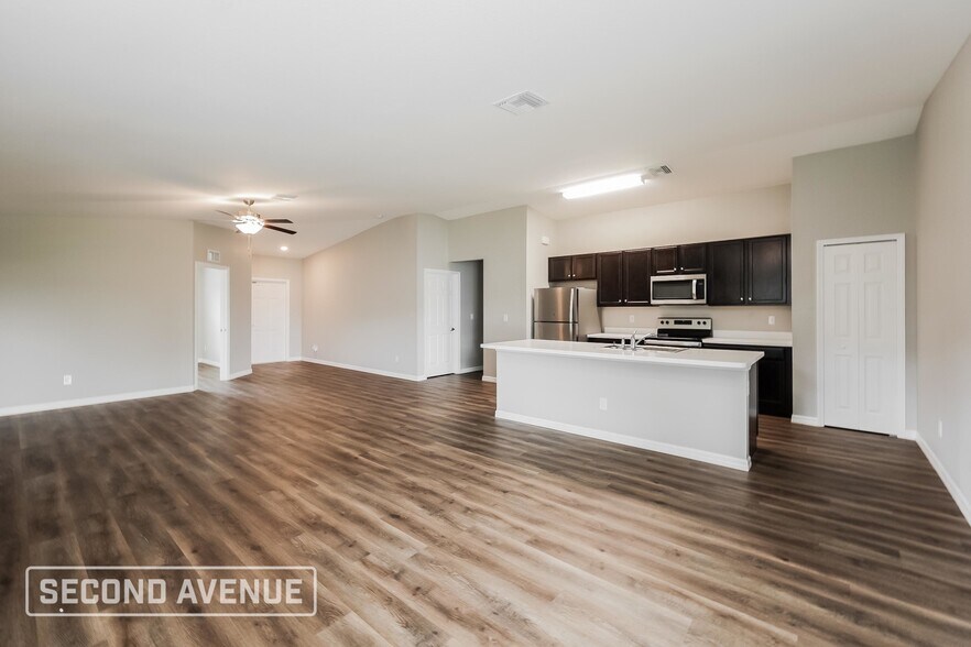 Building Photo - 1811 NW 15th Ave