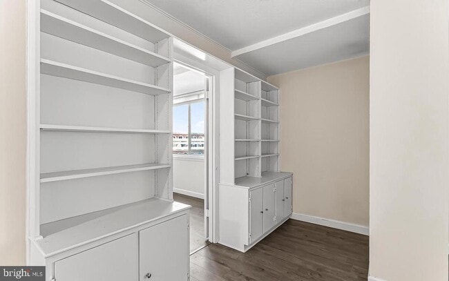 Building Photo - 501 Slaters Ln